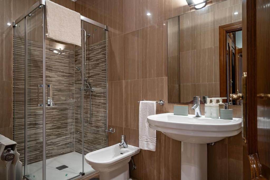Apartamento La Joya Gijon Bagian luar foto